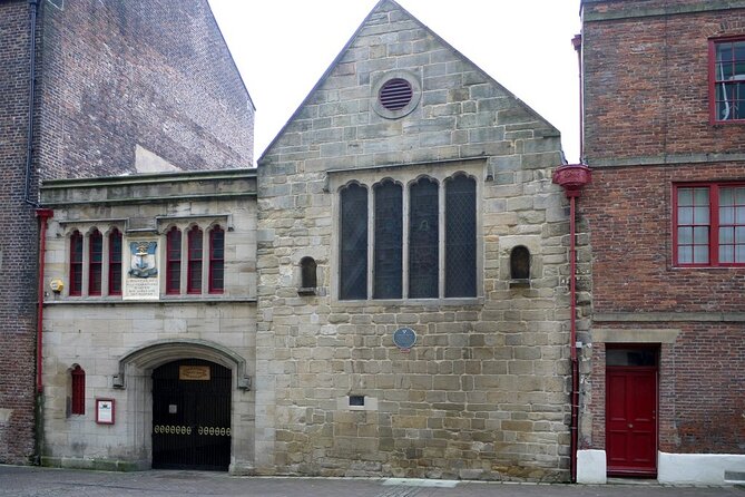 1-Hour and a Half Walking Guided Tour in Medieval Newcastle - Reading merchant wealth at Newcastle Cathedral