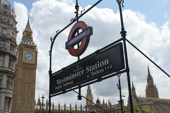 1 Hour Guided AI Walking Tour from Big Ben London in Any Language - Key points at a glance