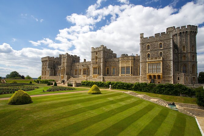 2-Day Windsor, Stonehenge, Bath & Oxford Tour Including Admission - Timing, luggage, and practical comfort