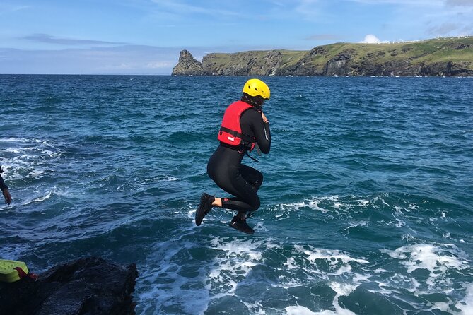 2-Hour Coasteering Adventure Near Bude - What this Cornwall coasteering trip actually involves