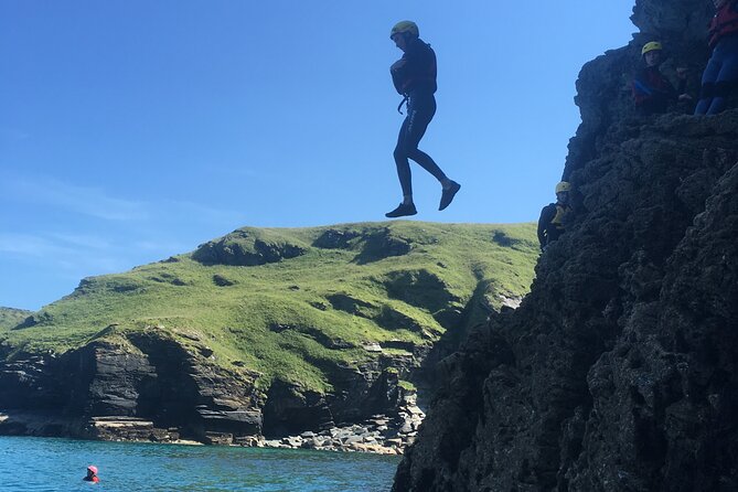 2-Hour Coasteering Adventure Near Bude - Rock jumps and the push beyond your comfort zone