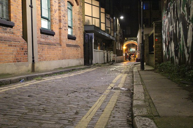 2-Hour Jack the Ripper Small Group Walking Tour in London - Practical planning for the 6:00 pm departure