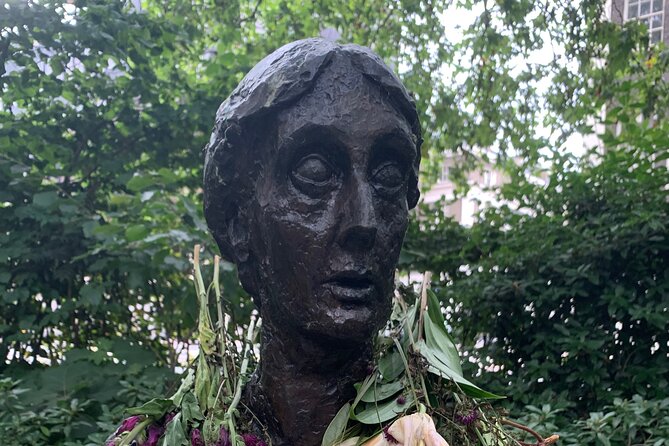 2-Hour Private LGBTQ+ History Tour of London with a Licensed Guide - Cross-dressing Victorians and early gender affirmation surgery