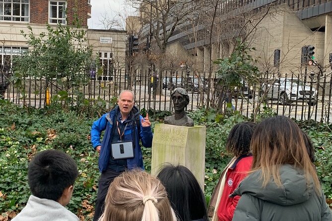 2-Hour Private LGBTQ+ History Tour of London with a Licensed Guide - Ric Morris and the private group format