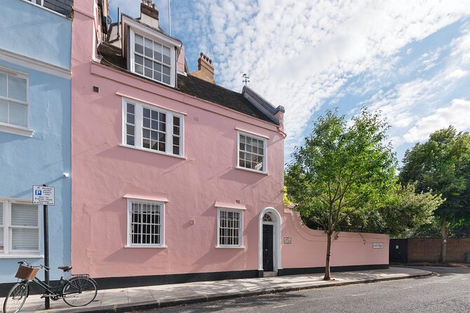2 Hours History Walking Tour of The Secret Streets in Chelsea - Cheyne Walk: wealth, poverty, and darker Chelsea tales