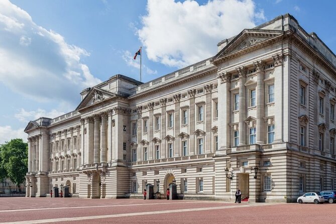 4-Hour Private Guided Tour of London on a Classic Itinerary - The Mall, Clarence House, and St James’s Palace