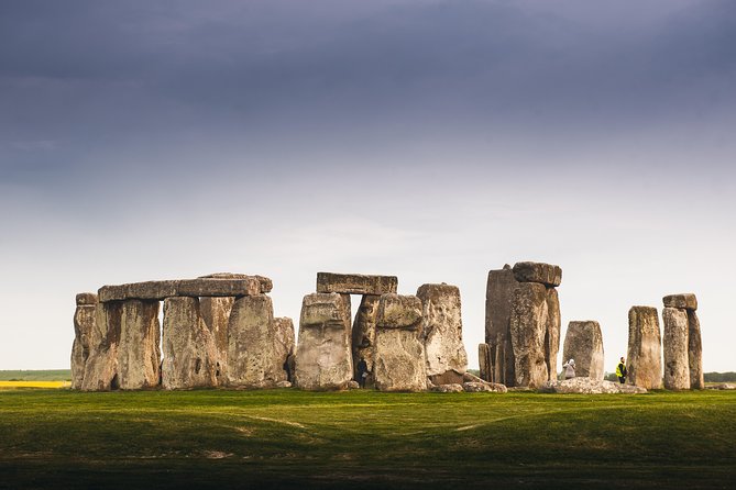 5-Day Devon and Cornwall Small-Group Tour from London - Day one: Winchester, Stonehenge, and Exeter