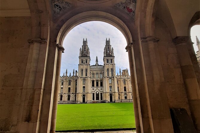 90 Minute Classic Walking Tour of Oxford - Oxford in 90 minutes: key points