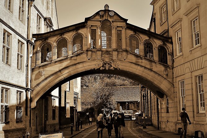 90 Minute Classic Walking Tour of Oxford - Magpie Lane and Radcliffe Camera