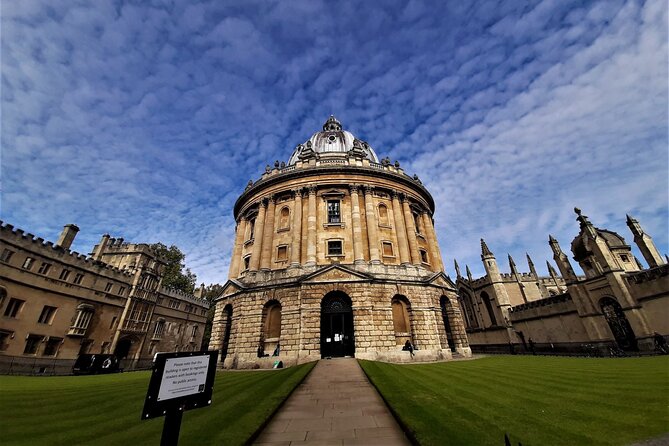 90 Minute Classic Walking Tour of Oxford - What the small group changes