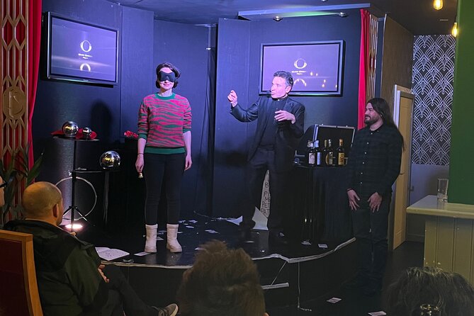 90 Minute Family Close-Up Magic and illusionism Show in Blackpool - Audience participation and shy children