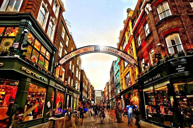 A Fairytale Christmas Day with Food and Christmas Concert - Starting beneath the Oxford Street lights