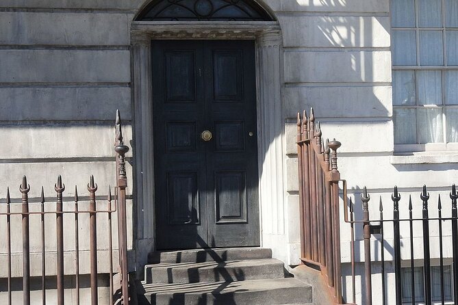 A Muggle's Guide to Harry Potter Walking Tour in London - What the guides add to the experience