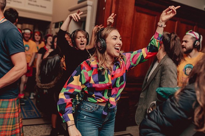 A Silent Disco Adventure in London - Trafalgar Square and the air-trumpet routine