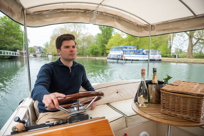 Afternoon Tea Sightseeing River Cruise in Oxford - From active river to quiet meadows