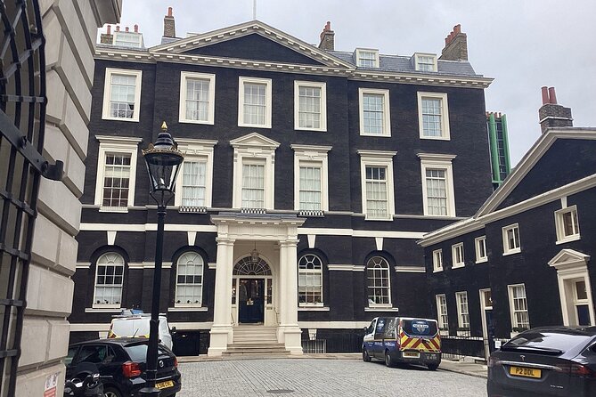 An Audio Guide of Oscar Wilde's Former London Haunts - Starting at Devonshire House and entering Wilde’s Mayfair