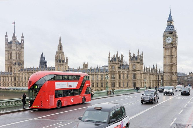 Arrival Transfer: London Airport LHR to London by Business Car - A 45-Minute Ride Toward Central London