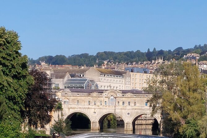 Bath and Cotswolds Guided Tour from London - Cotswold villages: pretty, popular, and not always quiet