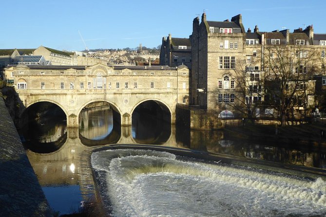 Bath City Tour & Fly a Hawk Experience - Day Tour from Bath - Lunch at an English Pub