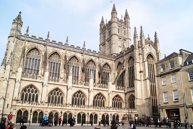 Bath Private Family Tour With Bath University Guide - Roman Bath and modern spa culture