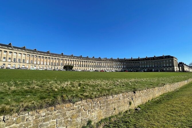 Bath Public Walking Tour including Bath Abbey - Guides set the tone, from Victoria to Fred