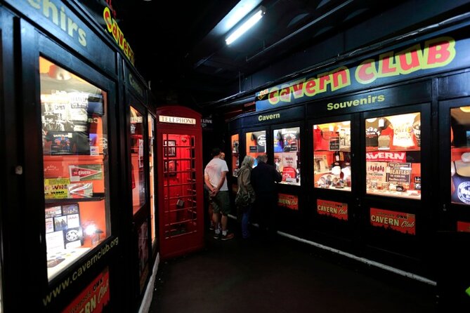 Beatles Maniacs Private Exclusive Experience with Guide - The secret stop and Liverpool Town Hall