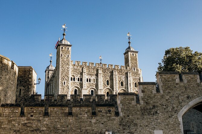 Best of London Tour - Crown Jewels, River Cruise & History Walk - One hour inside the Tower complex
