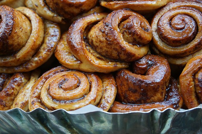 Borough Market Food Tour | Private Brunch Experience in London - Finding Your Way Through Borough Market