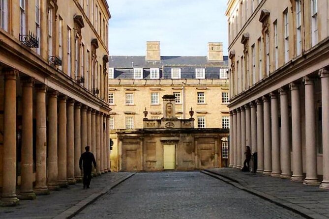 Bridgerton Tour and Bath City Highlights with Music - Starting on York Street