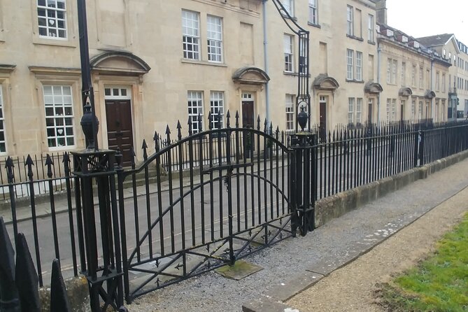 Bridgerton Walking Tour of Filming Locations & Storylines - Bath - Siena’s house, the market square, and carriage scenes