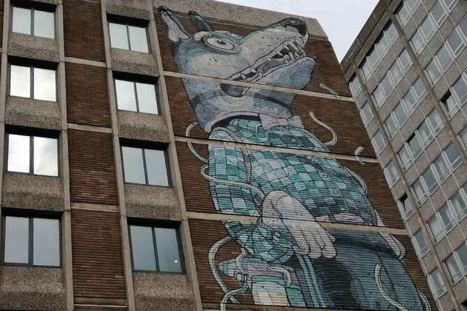 Bristol Street Art: Banksy Exploration Game and Tour - Offline access and phone practicality