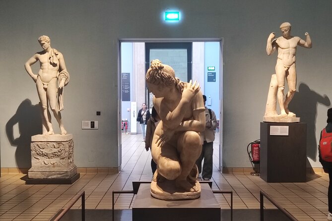 British Museum Private Tour: Ancient Daemons and Timeless Beauty - Meeting the guide at Montague Place