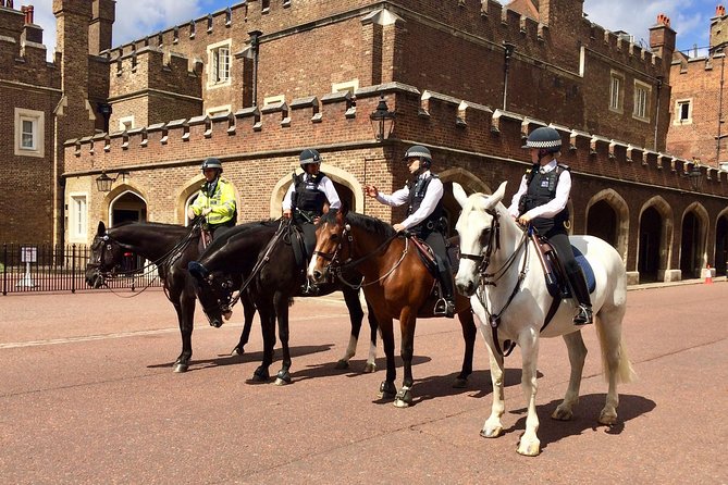 British Royalty Walking Tour & Visit the Tower of London - Westminster Abbey, where monarchs are crowned
