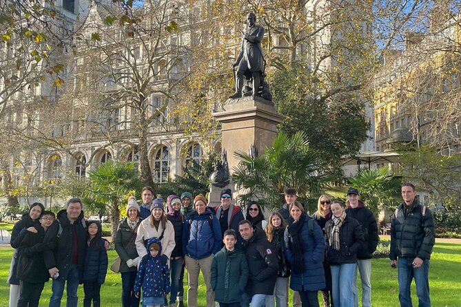 Buckingham Palace, Changing of the Guard & Thames Boat Ride - Guide quality and group size