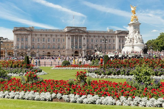 Buckingham Palace Entrance Ticket & Changing of the Guard Tour - Who will enjoy this tour most?