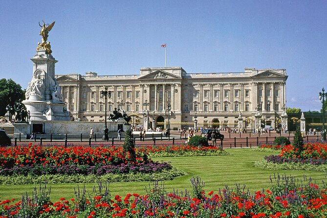 Buckingham Palace: Official State Rooms Entry Ticket - The garden walk changes the timing