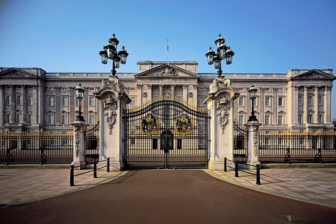 Buckingham Palace: Official State Rooms Entry Ticket - Who will enjoy this Buckingham Palace experience?