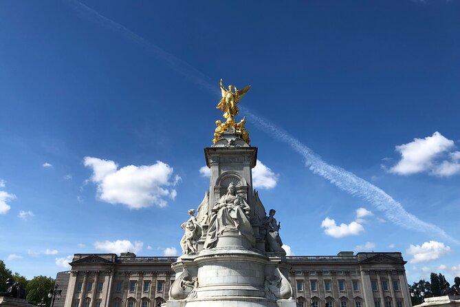 Buckingham Palace Visit & Changing of the Guard Walking Tour - The guide is the heart of the experience