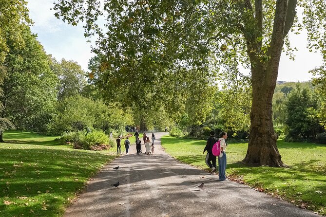 Buckingham Palace: Walking Tour with Entry & Audio Guide - Starting at St. James’s Square