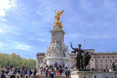Buckingham Palace: Walking Tour with Entry & Audio Guide
