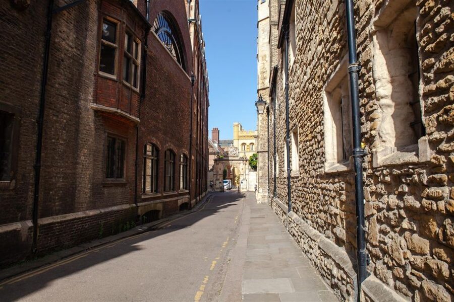 Cambridge: 2-Hour Private University Walking Tour - Key points at a glance