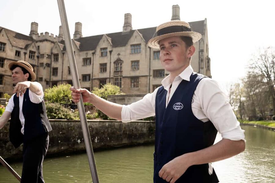 Cambridge: Alumni-Led Walking & Punting Tour w/Kings College - What the $82.17 price includes