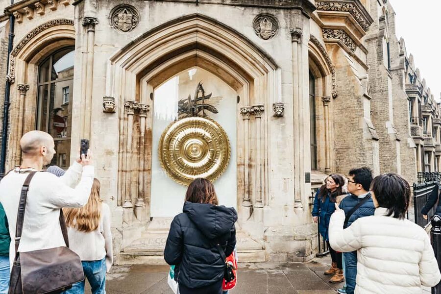 Cambridge: Alumni-Led Walking Tour w/ King's College Option - Walking conditions and access