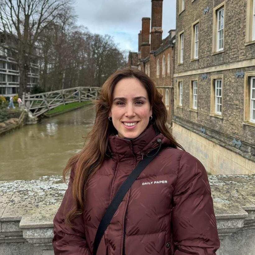 Cambridge: Alumni-Led Walking Tour w/ King's College Option - Why a student guide changes the experience