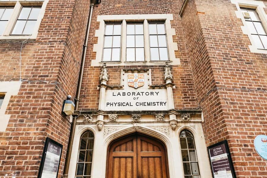 Cambridge: Alumni-Led Walking Tour w/ King's College Option - The Kings College Chapel option