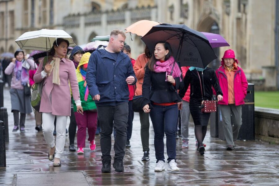 Cambridge: Chinese University Student-Guided Walking Tour - What the small-group format means for you