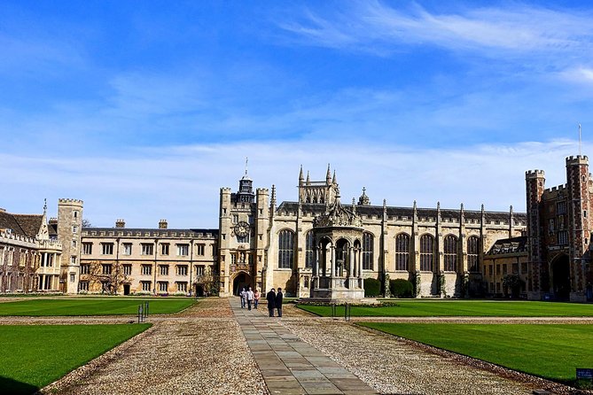 Cambridge Day Trip from London with a Local: Private & Personalized - Walking The Backs beside the River Cam