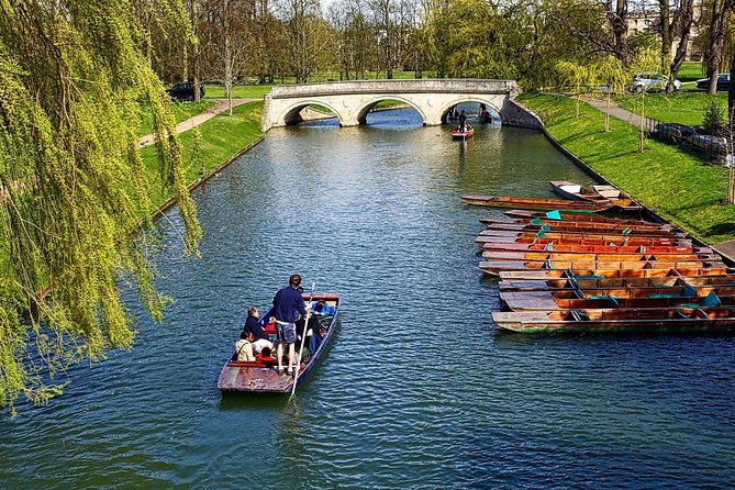 Cambridge Day Trip from London with a Local: Private & Personalized - Punting toward Byron’s Pools