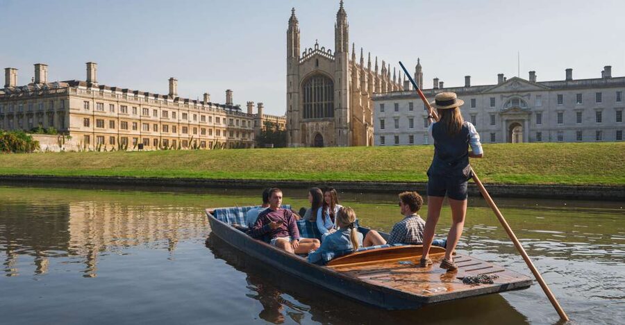 Cambridge: Guided Shared River Punting Tour - Starting at Mill Lane and settling into the boat
