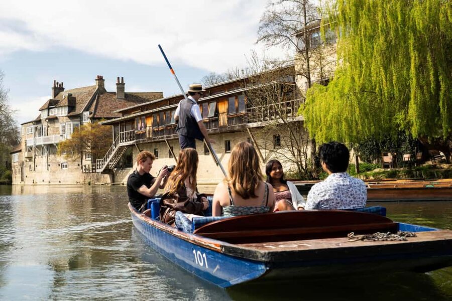 Cambridge: Punting Tour on the River Cam - Starting at Scudamore’s Mill Lane Punting Station